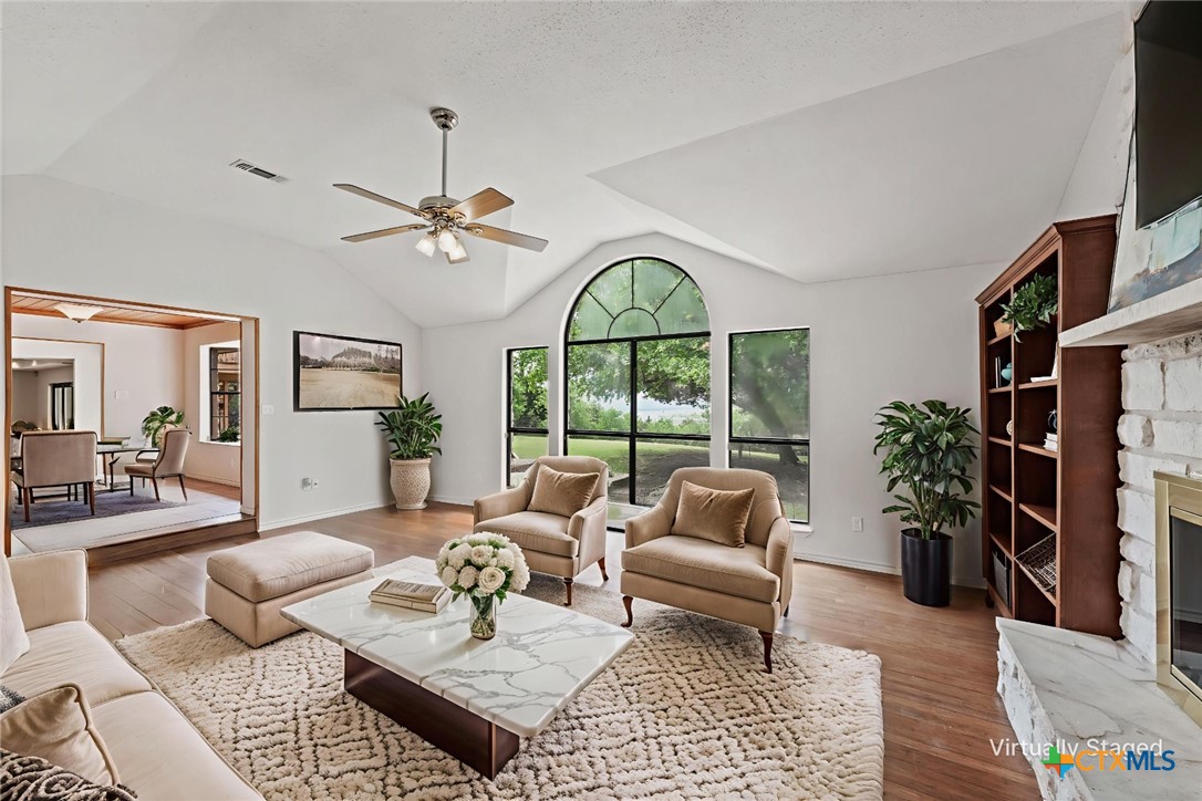 Belton, Texas, 76513, United States, 4 Bedrooms Bedrooms, ,4 BathroomsBathrooms,Residential,For Sale,1989055