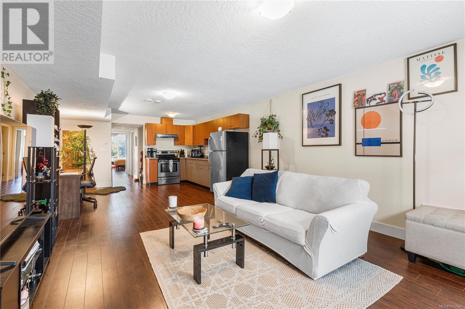 LANGFORD, British Columbia, V9B 0L2, CA, 5 Bedrooms Bedrooms, ,5 BathroomsBathrooms,Residential,For Sale,1896938