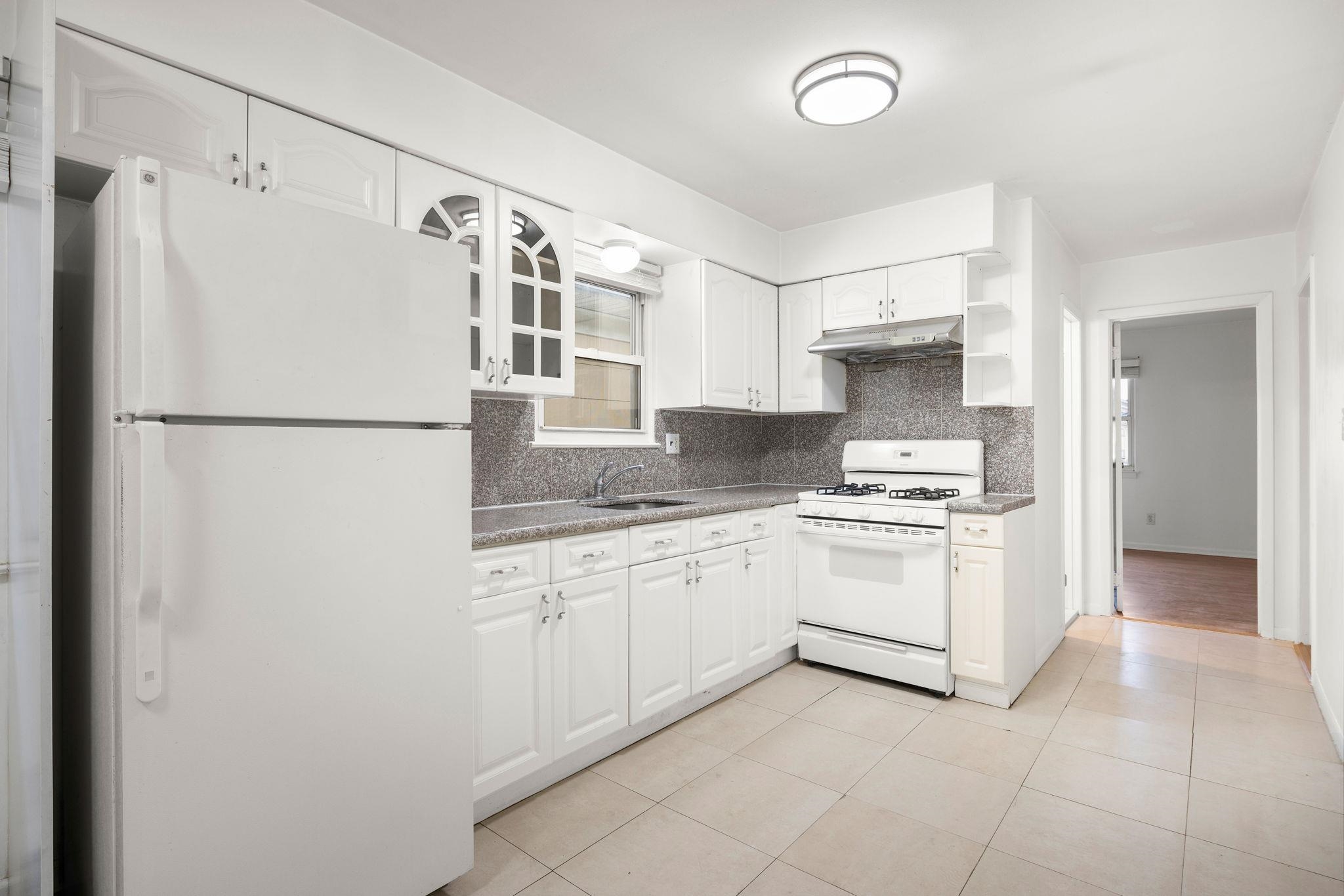 Harrison, New Jersey, 07029, United States, 6 Bedrooms Bedrooms, ,2 BathroomsBathrooms,Residential,For Sale,1991185