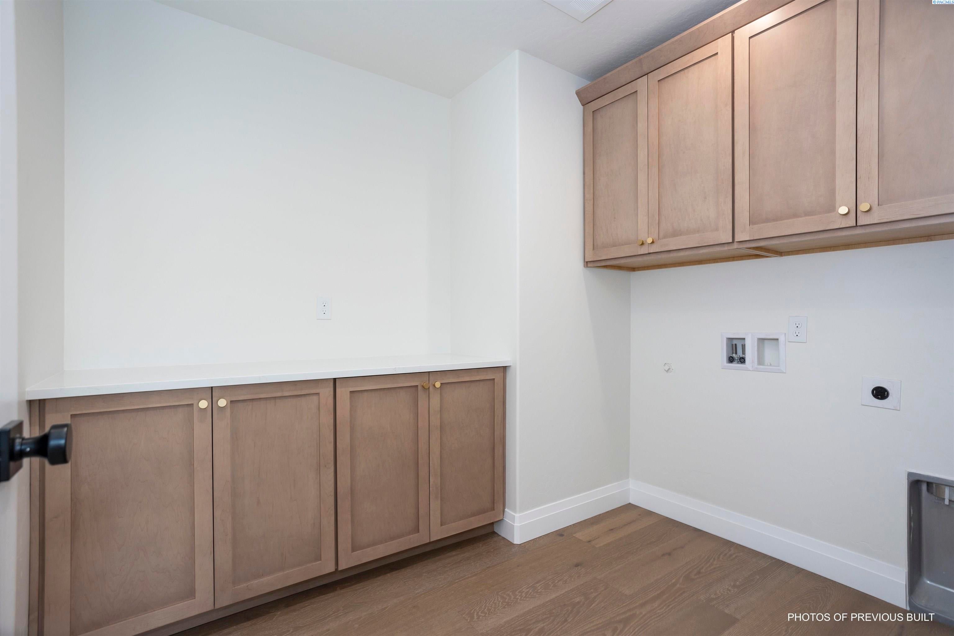 Pasco, Washington, 99301, United States, 4 Bedrooms Bedrooms, ,3 BathroomsBathrooms,Residential,For Sale,1900803