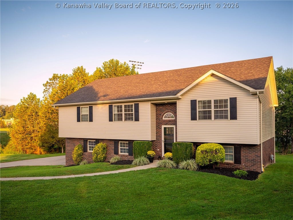 Woodline Dr, Milton, WV 25541