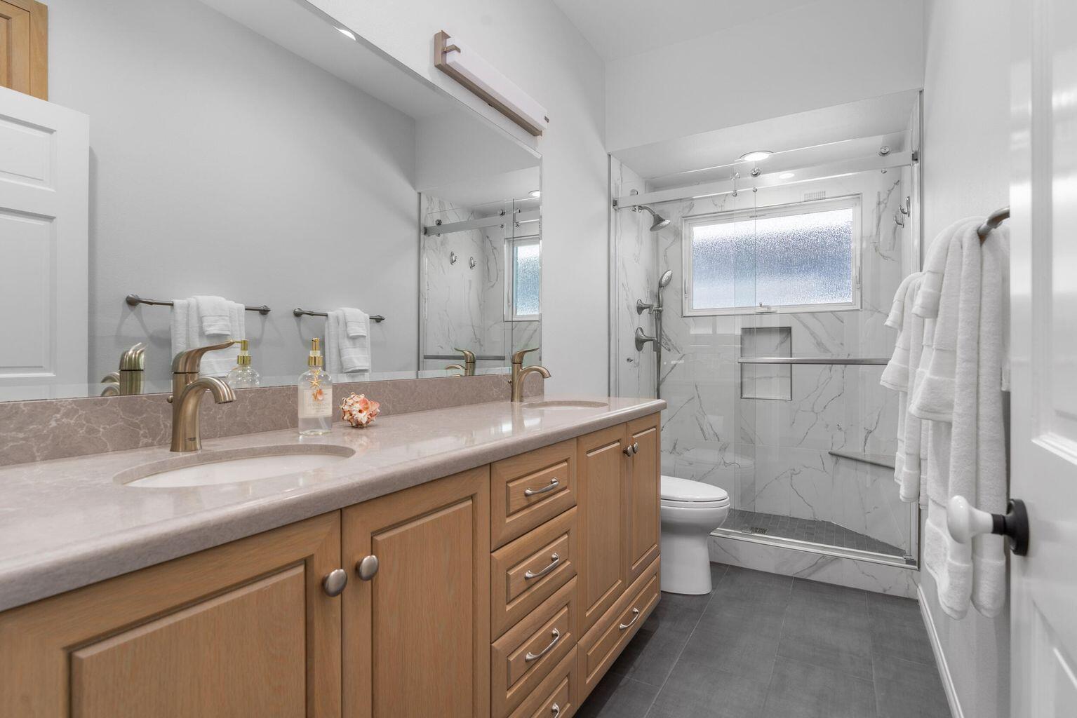 Newport Beach, California, 92661, United States, 4 Bedrooms Bedrooms, ,4 BathroomsBathrooms,Residential,For Sale,1849950