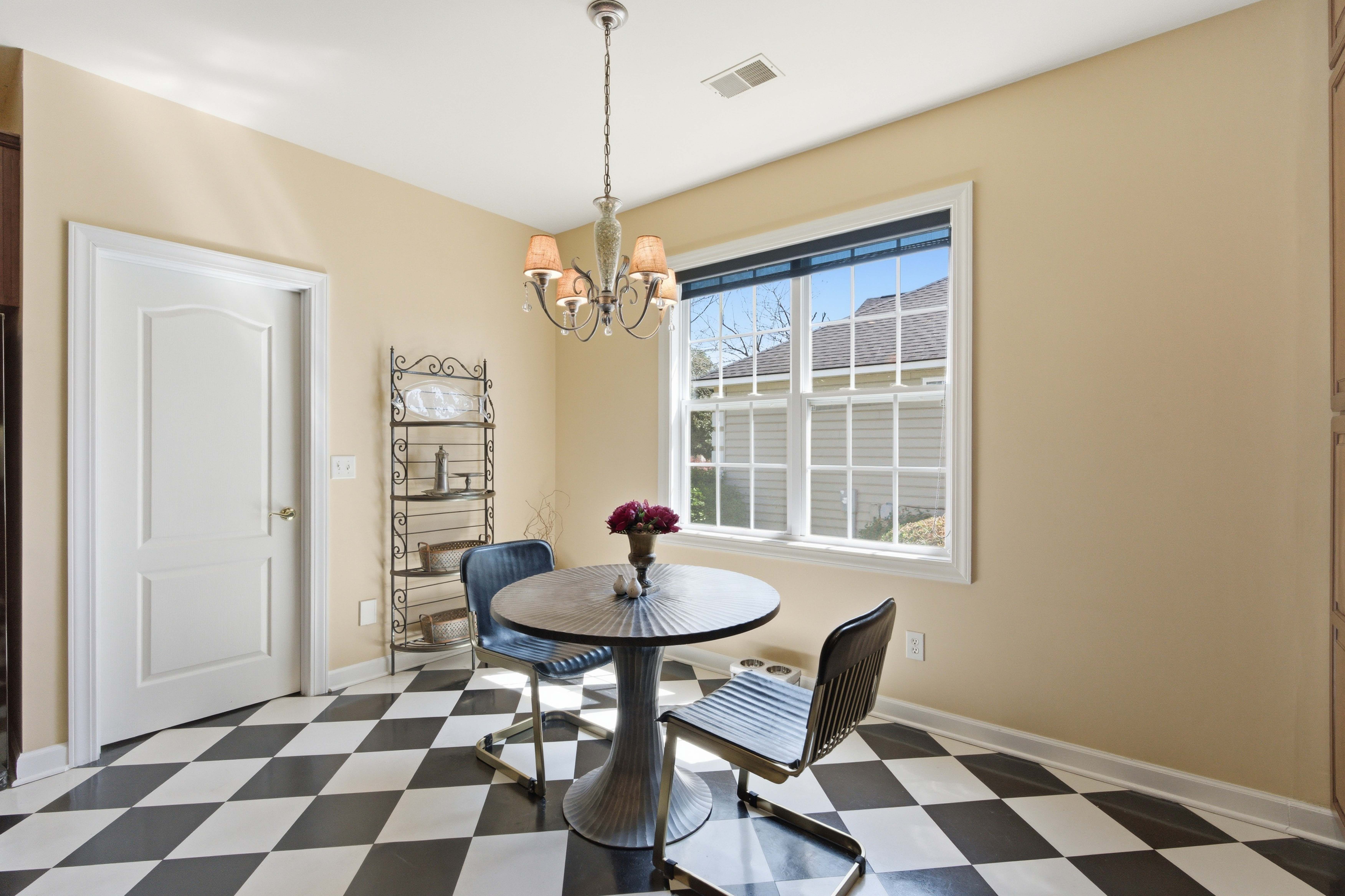  1596 Oakhurst Drive - 物件實景