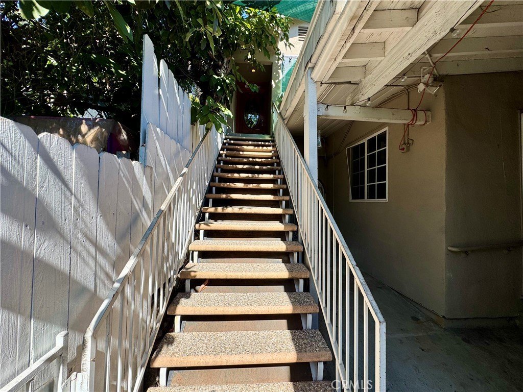 Echo Park, California, 90026, United States, 6 Bedrooms Bedrooms, ,6 BathroomsBathrooms,Residential,For Sale,1981292