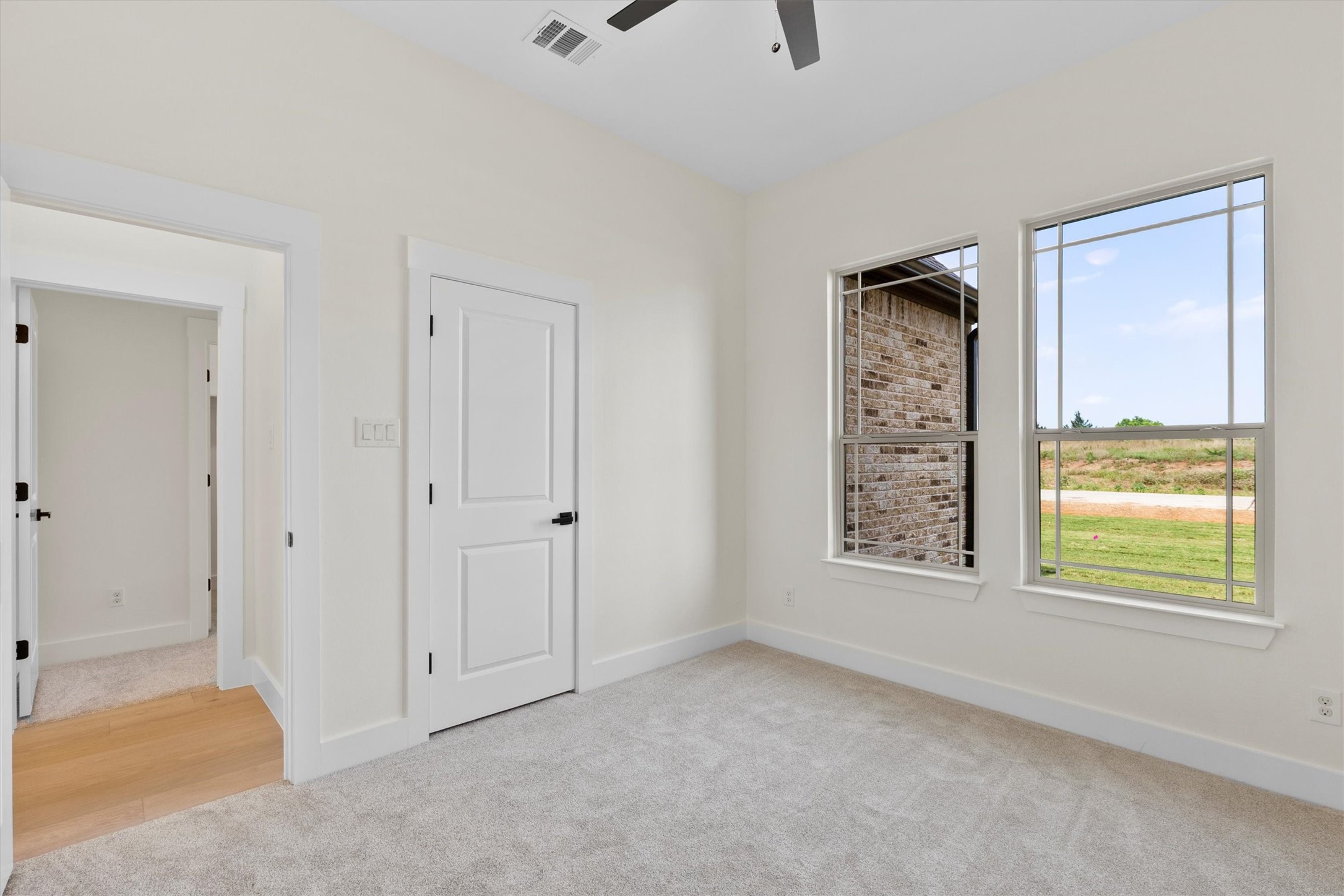 Whitesboro, Texas, 76273, United States, 4 Bedrooms Bedrooms, ,4 BathroomsBathrooms,Residential,For Sale,1848592