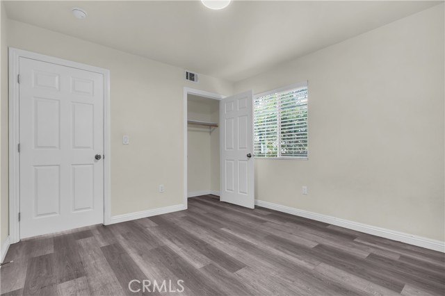 Los Angeles, California, 90062, United States, 5 Bedrooms Bedrooms, ,Residential,For Sale,1975907