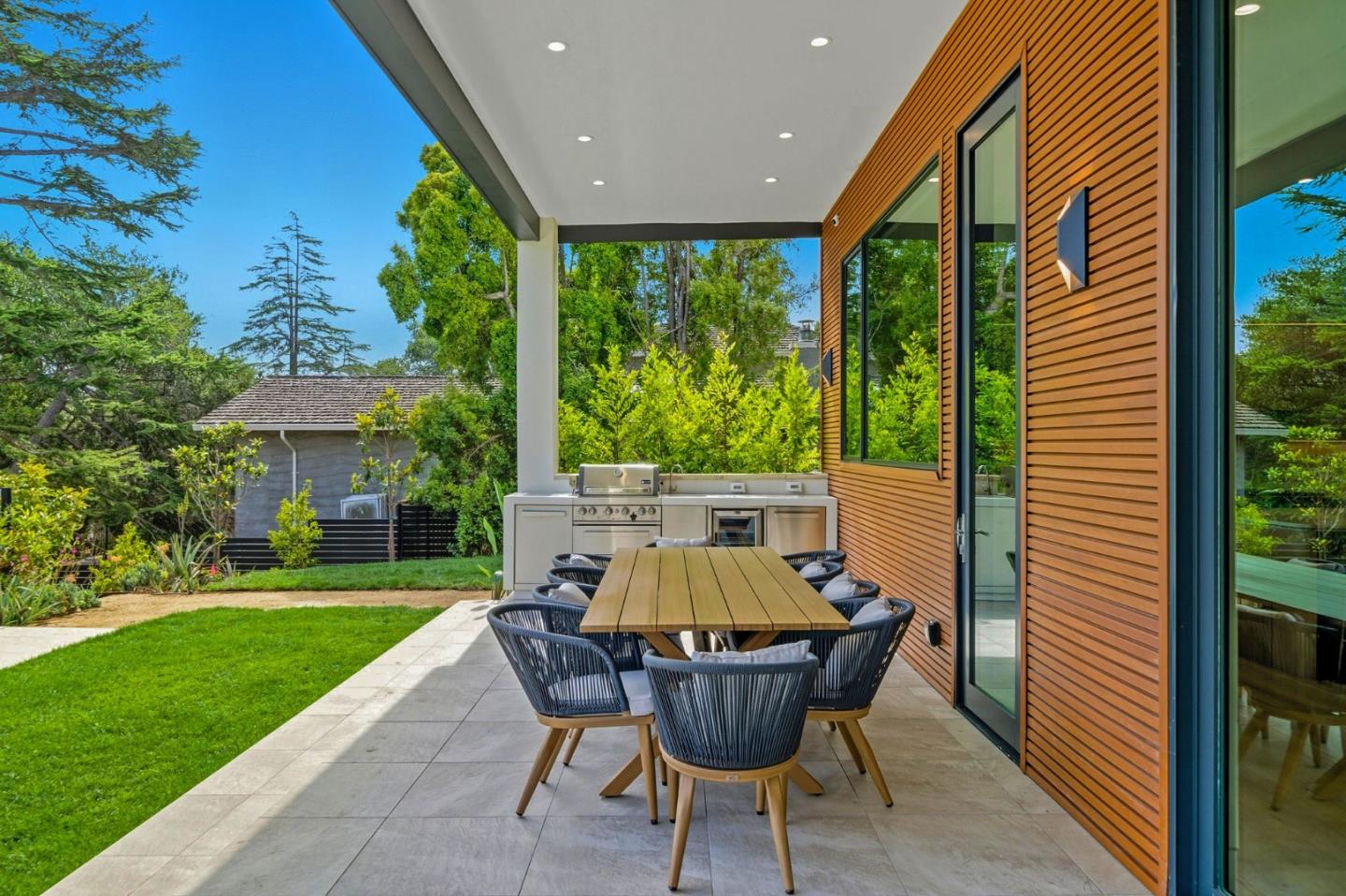 Hillsborough, California, 94010, United States, 8 Bedrooms Bedrooms, ,10 BathroomsBathrooms,Residential,For Sale,1949647