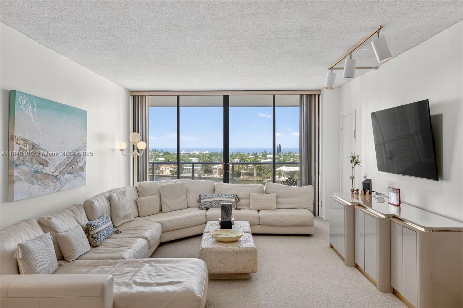 Aventura, Florida, 33180, United States, 2 Bedrooms Bedrooms, ,2 BathroomsBathrooms,Residential,For Sale,1897536