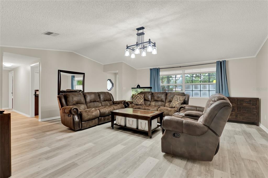 Apopka, Florida, 32712, United States, 4 Bedrooms Bedrooms, ,3 BathroomsBathrooms,Residential,For Sale,1901270