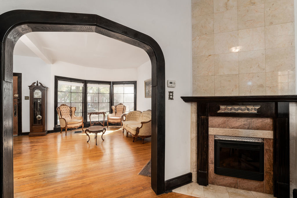 Chicago, Illinois, 60613, United States, 5 Bedrooms Bedrooms, ,4 BathroomsBathrooms,Residential,For Sale,1856737