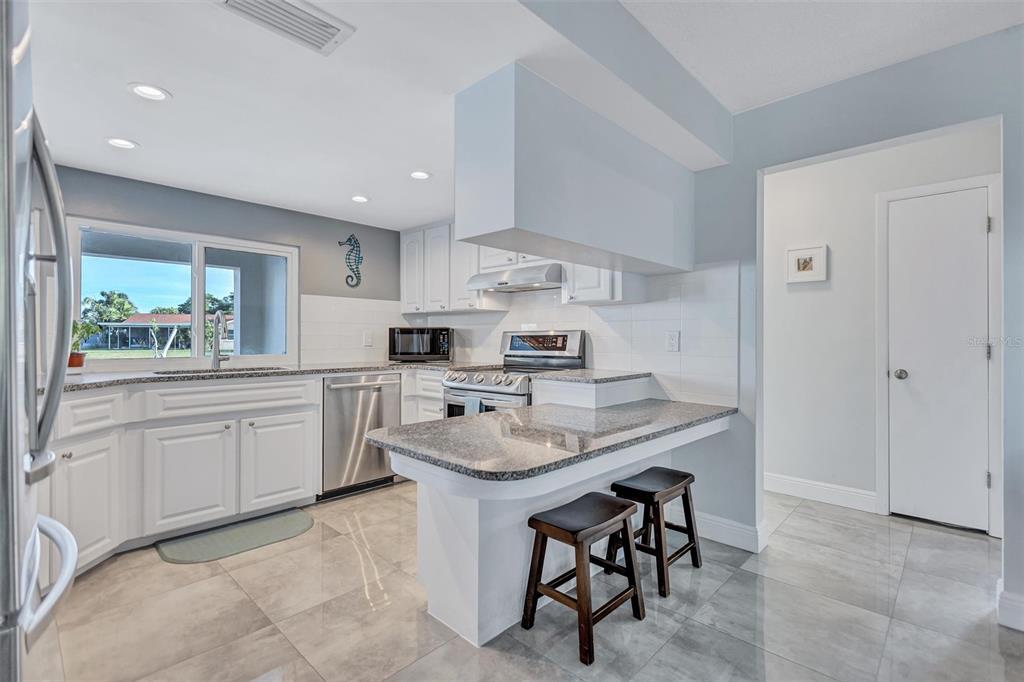 St Petersburg, Florida, 33705, United States, 4 Bedrooms Bedrooms, ,3 BathroomsBathrooms,Residential,For Sale,1991648