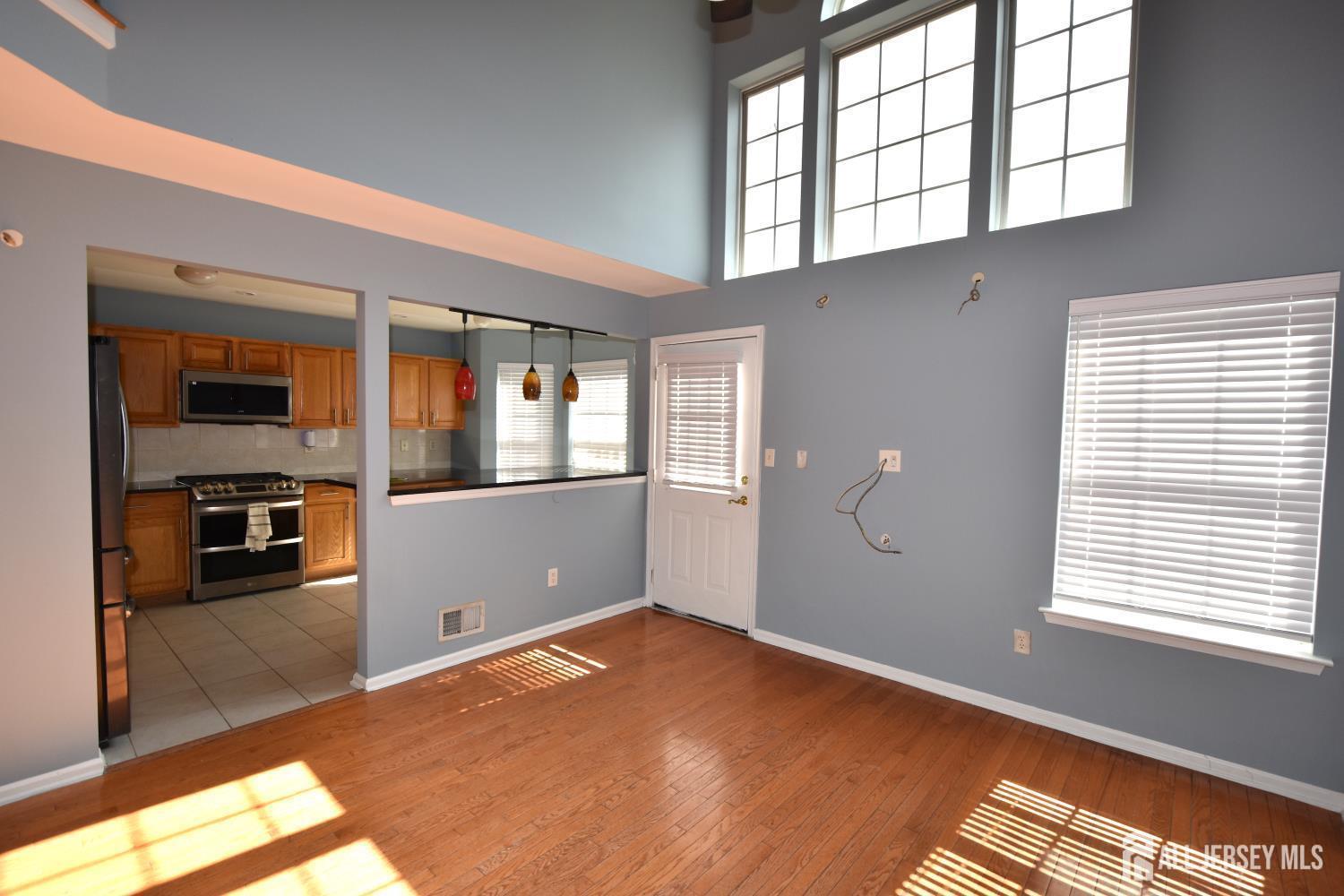 North Brunswick, New Jersey, 08902, United States, 3 Bedrooms Bedrooms, ,3 BathroomsBathrooms,Residential,For Sale,1992590