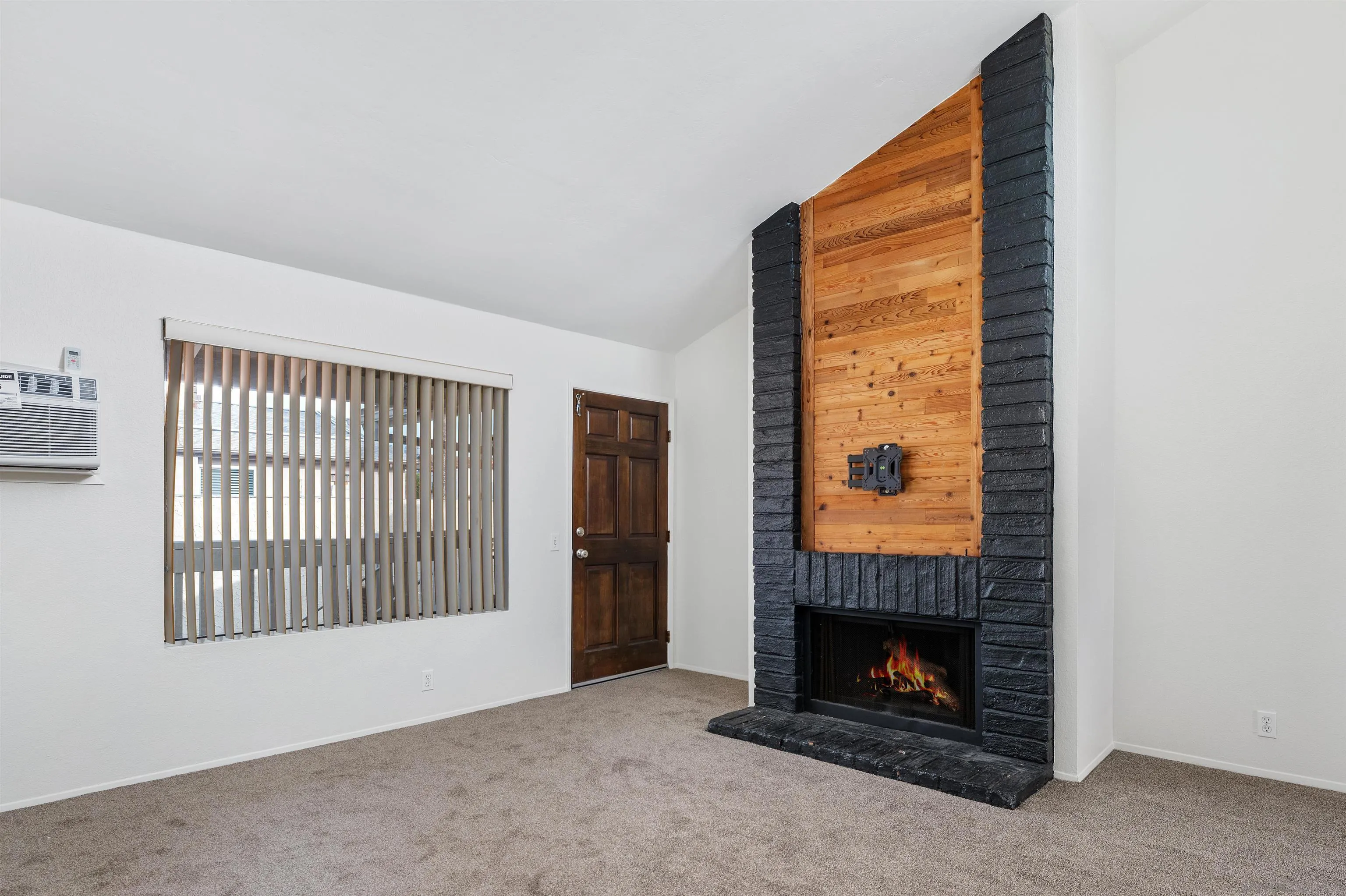 San Diego, California, 92116, United States, 2 Bedrooms Bedrooms, ,2 BathroomsBathrooms,Residential,For Sale,1995716