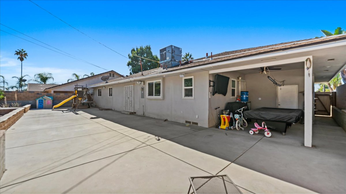 San Bernardino, California, 92404, United States, 3 Bedrooms Bedrooms, ,2 BathroomsBathrooms,Residential,For Sale,1990430