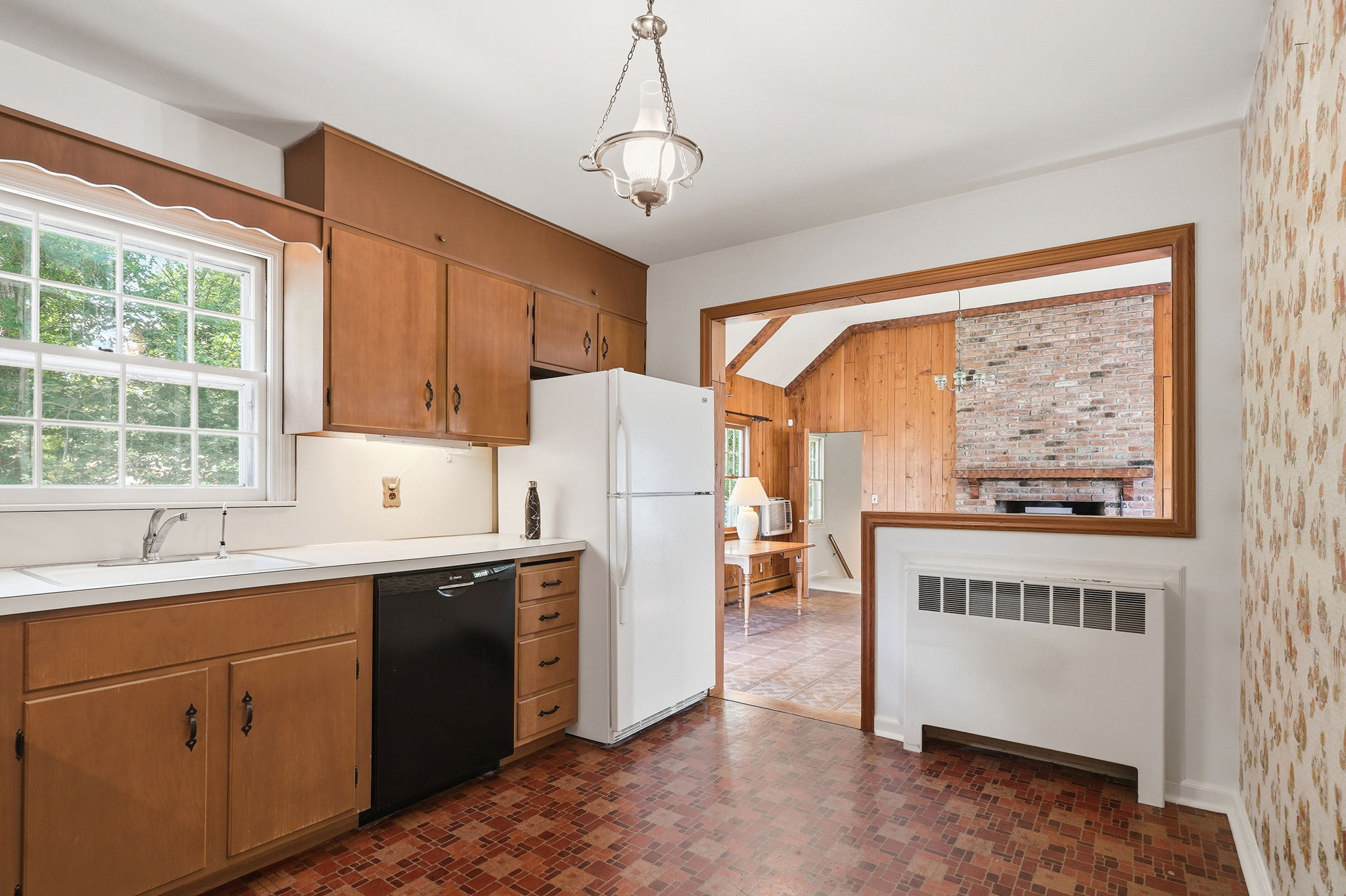  Charming & Versatile Cape Cod in Convenient Newfield - 物件實景