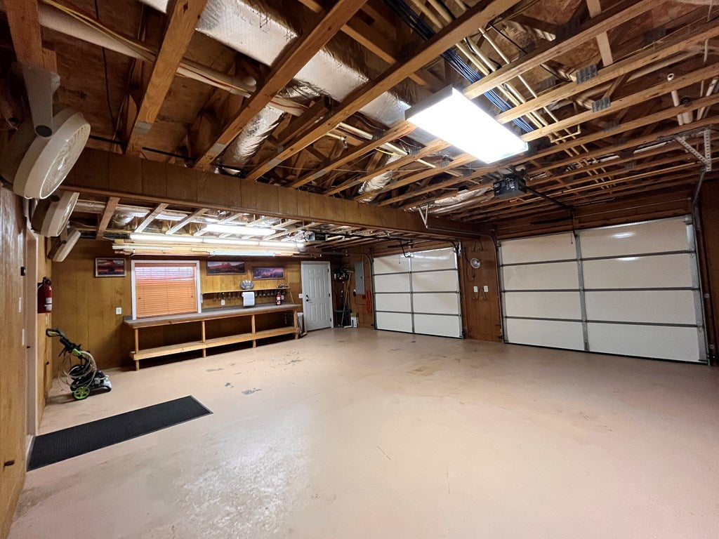 East Ellijay, Georgia, 30540, United States, 2 Bedrooms Bedrooms, ,3 BathroomsBathrooms,Residential,For Sale,1859127