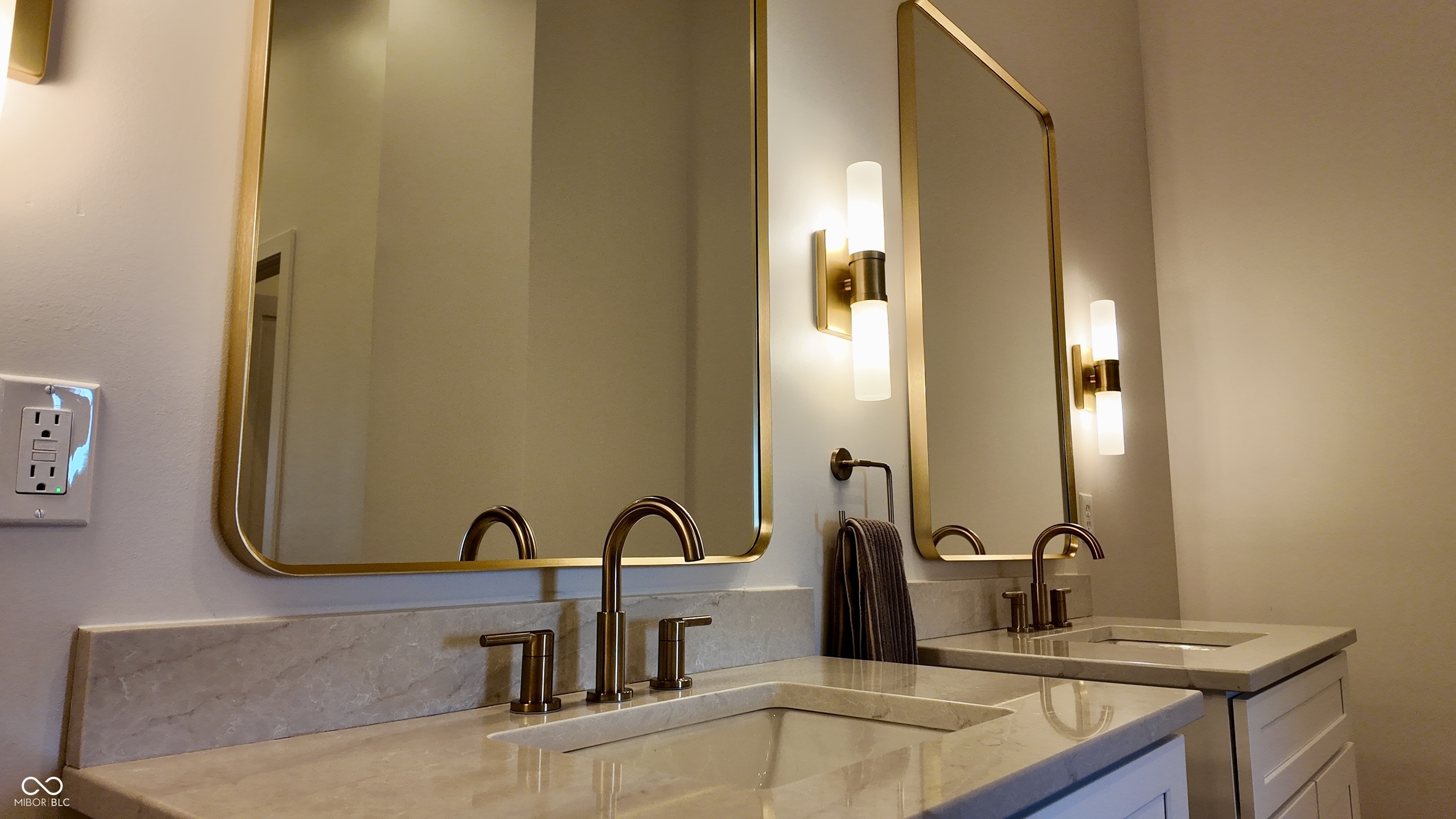 Carmel, Indiana, 46032, United States, 2 Bedrooms Bedrooms, ,2 BathroomsBathrooms,Residential,For Sale,1984364