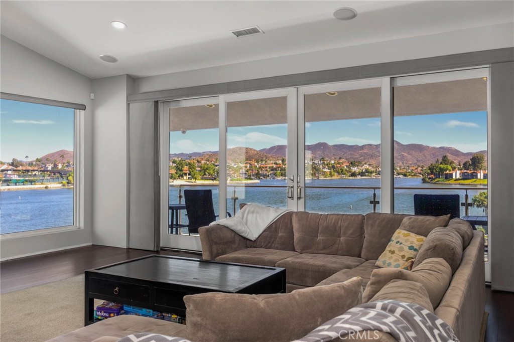 Canyon Lake, California, 92587, United States, 6 Bedrooms Bedrooms, ,5 BathroomsBathrooms,Residential,For Sale,1872277