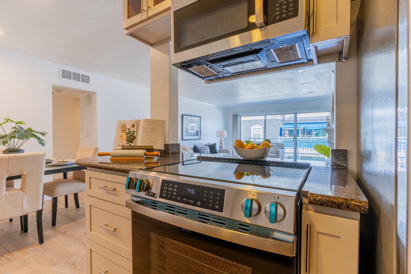 Mountain View, California, 94040, United States, 2 Bedrooms Bedrooms, ,2 BathroomsBathrooms,Residential,For Sale,1988122