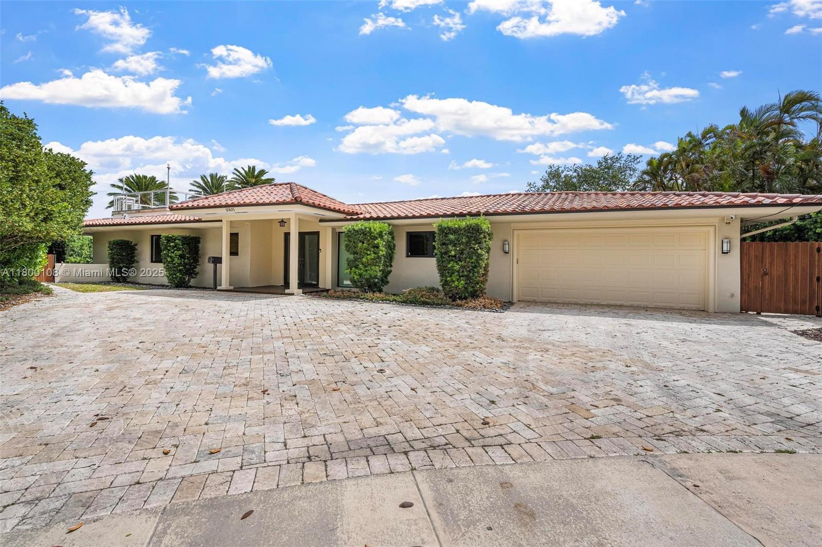 North Miami, Florida, 33181, United States, 5 Bedrooms Bedrooms, ,5 BathroomsBathrooms,Residential,For Sale,1804760