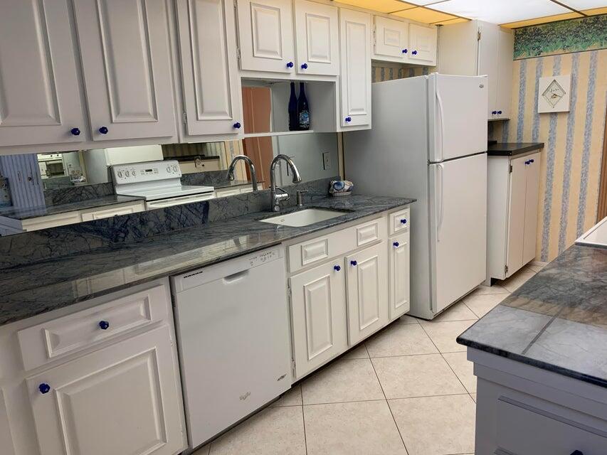 Boca Raton, Florida, 33432, United States, 2 Bedrooms Bedrooms, ,2 BathroomsBathrooms,Residential,For Sale,1848305