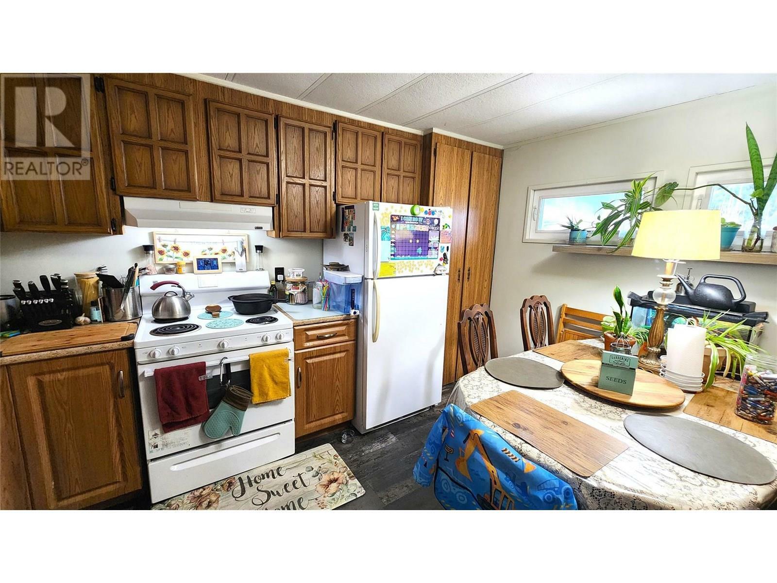 MALAKWA, British Columbia, V0E 2J0, CA, 2 Bedrooms Bedrooms, ,Residential,For Sale,1839032