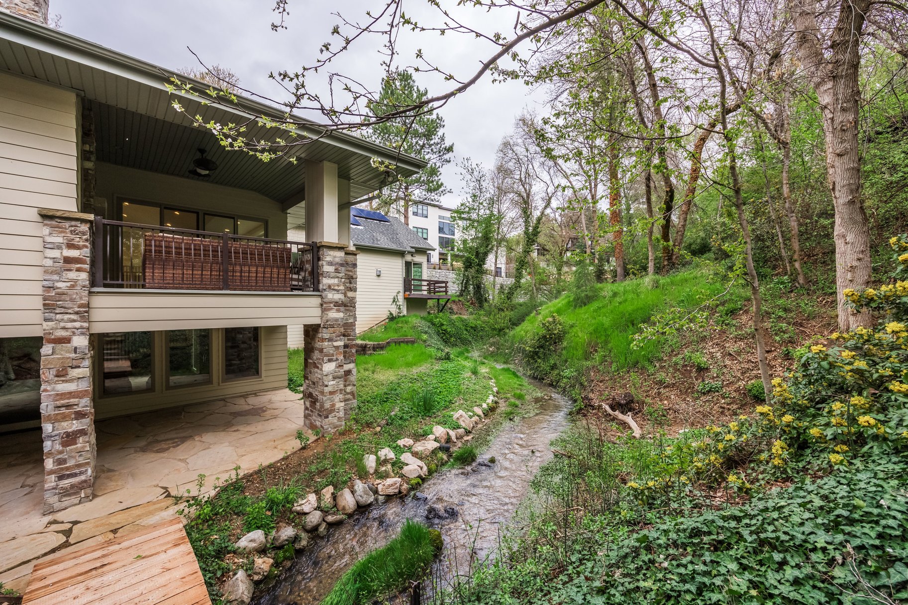  The Bend at Holladay, A Private Creekside Sanctuary - 物件實景