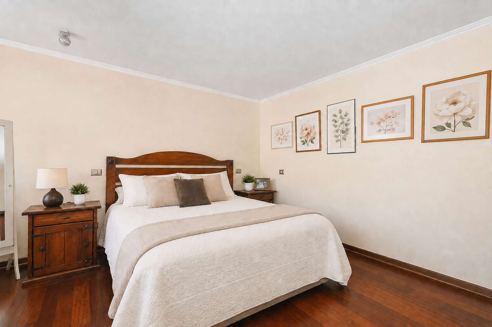  Modern home with generous living spaces,  in La Reina Alta - 物件實景