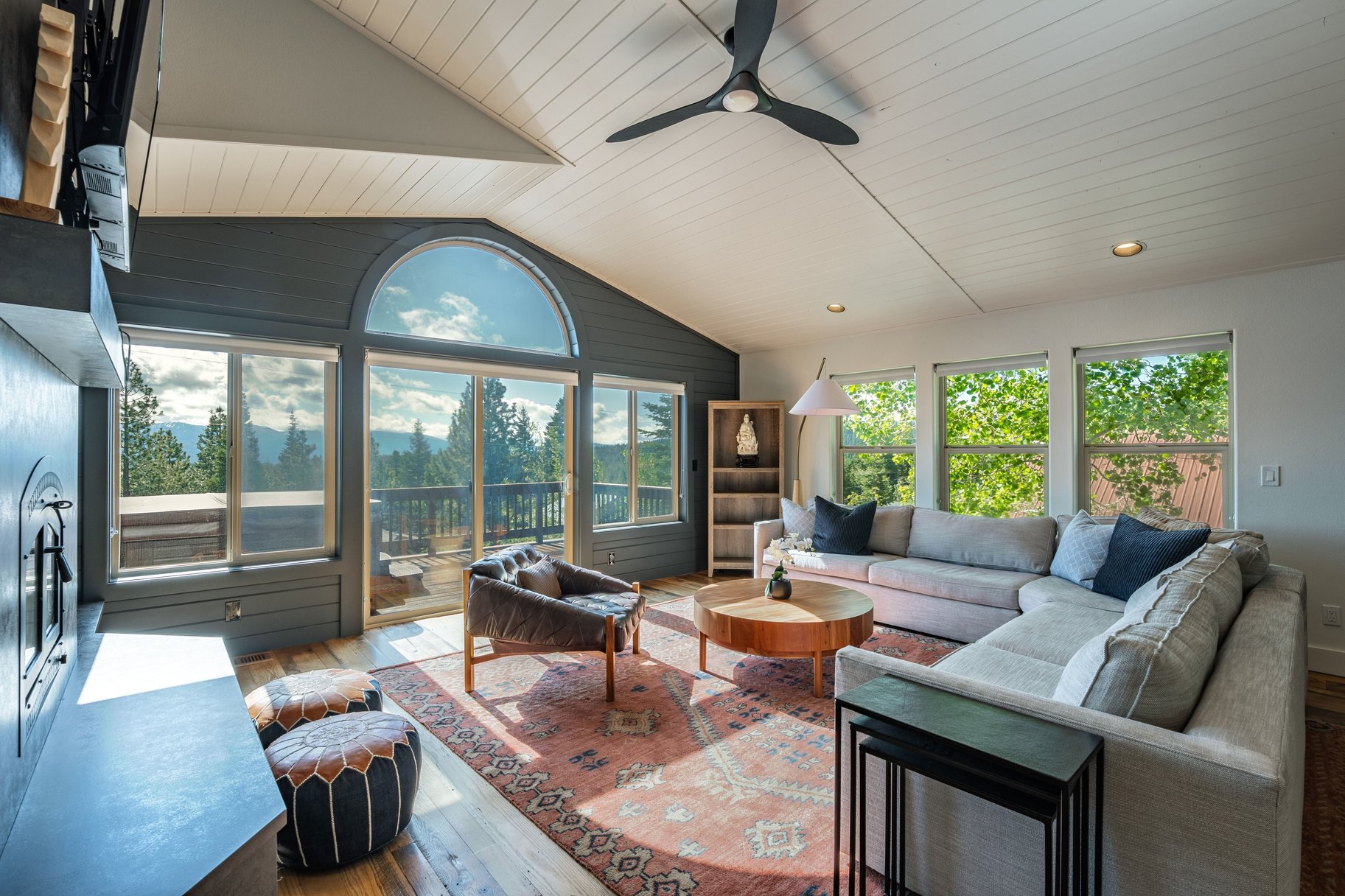  Modern Tahoe Donner Retreat with Panoramic Mountain Views & Elevated Living - 物件實景