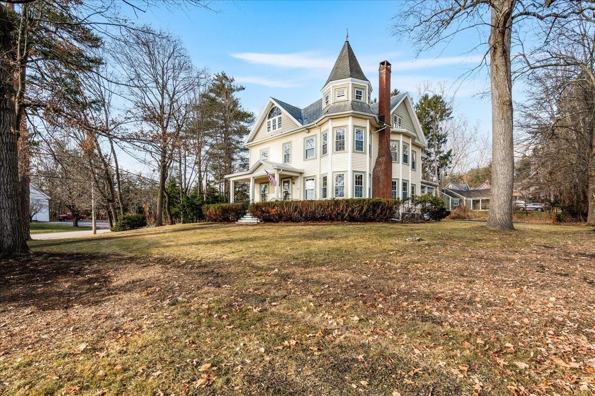 Nashua, New Hampshire, 03064, United States, 4 Bedrooms Bedrooms, ,3 BathroomsBathrooms,Residential,For Sale,1901242