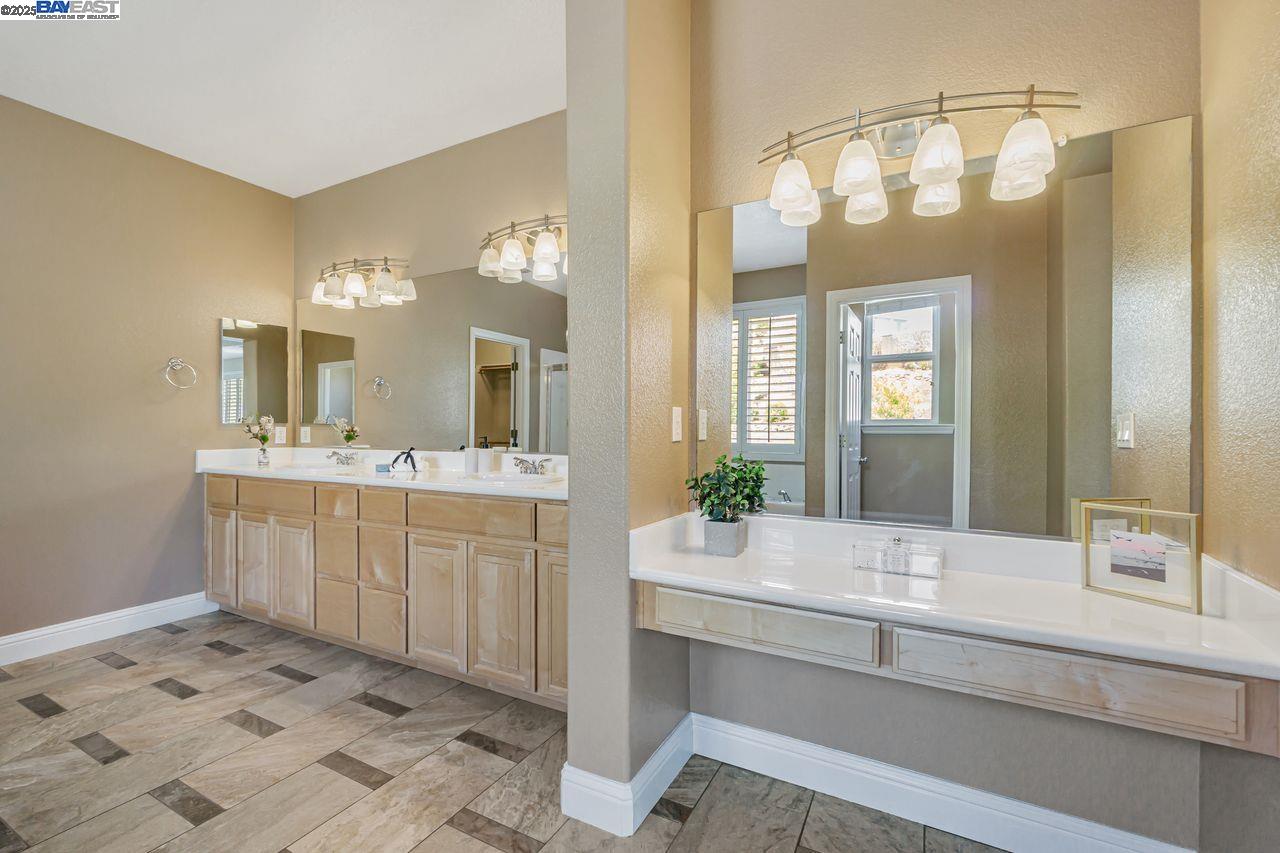 Concord, California, 94521, United States, 5 Bedrooms Bedrooms, ,3 BathroomsBathrooms,Residential,For Sale,1989306