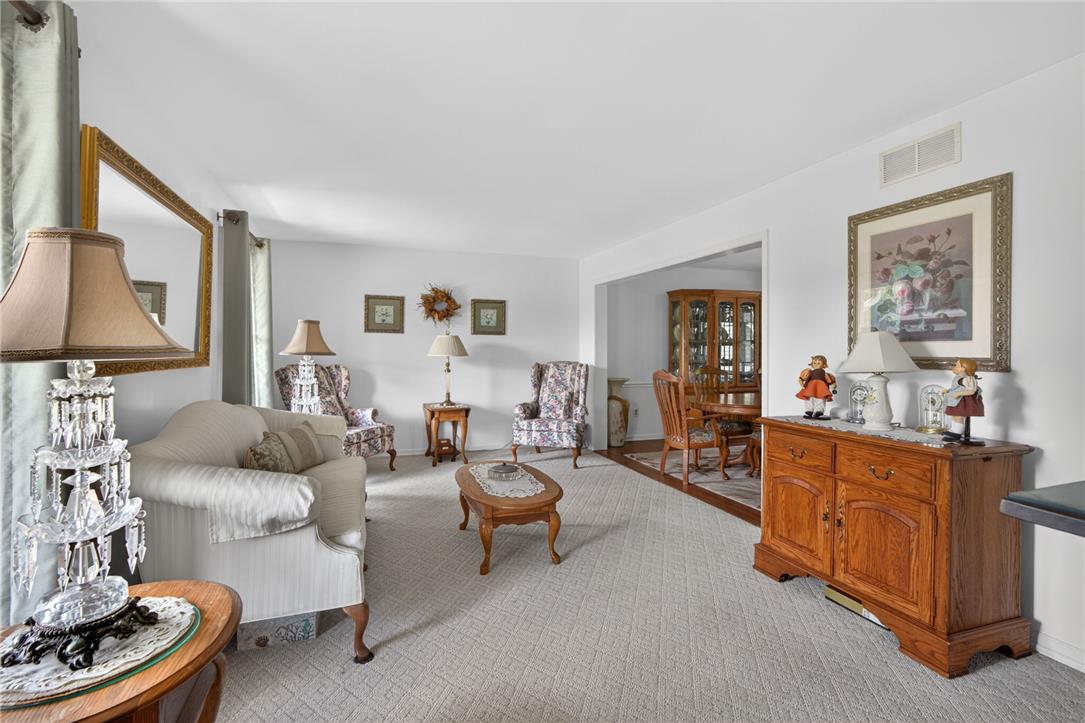 Lower Saucon Twp, Pennsylvania, 18055, United States, 5 Bedrooms Bedrooms, ,4 BathroomsBathrooms,Residential,For Sale,2048315