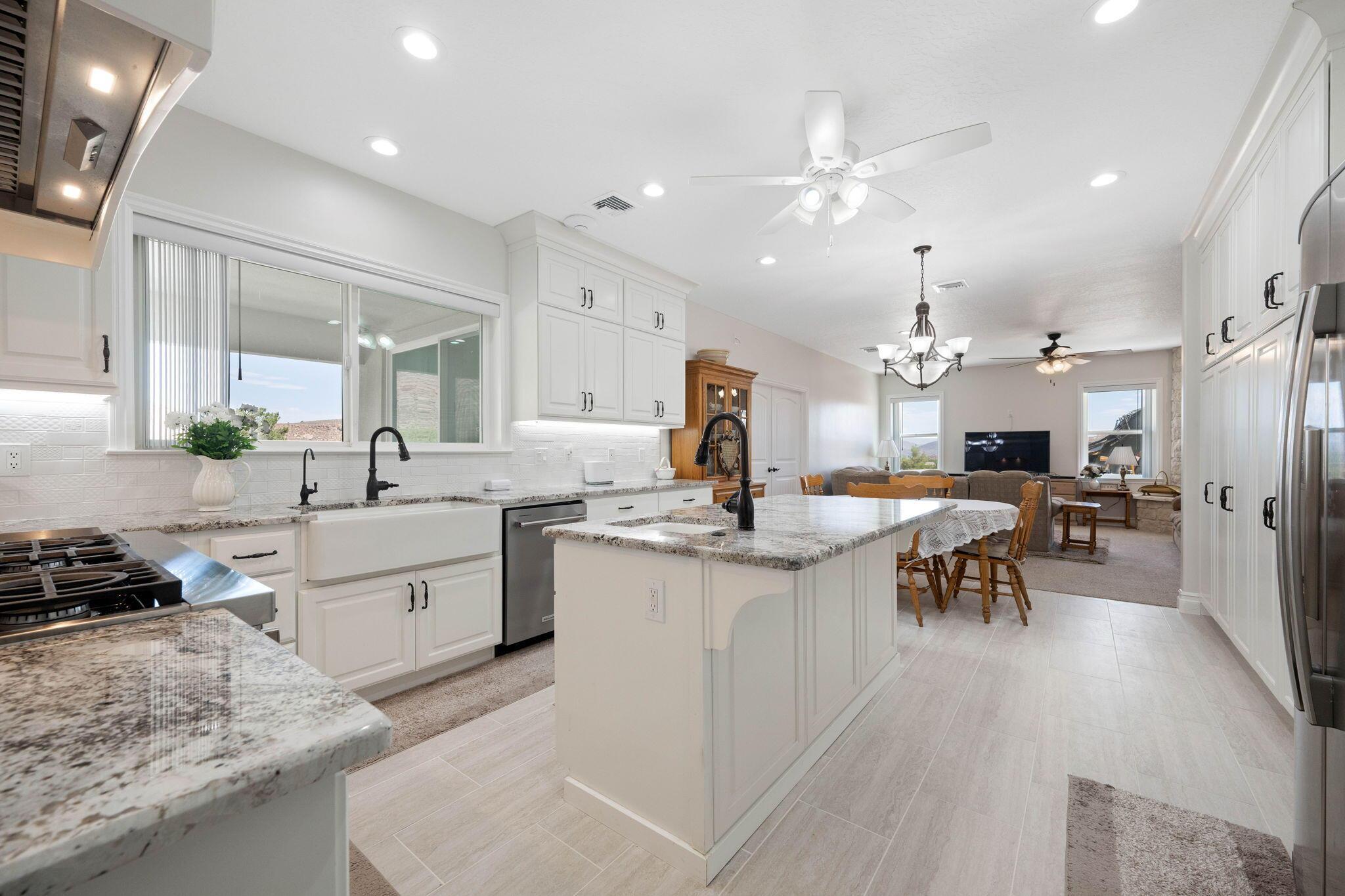 Leeds, Utah, 84746, United States, 5 Bedrooms Bedrooms, ,3 BathroomsBathrooms,Residential,For Sale,1979707