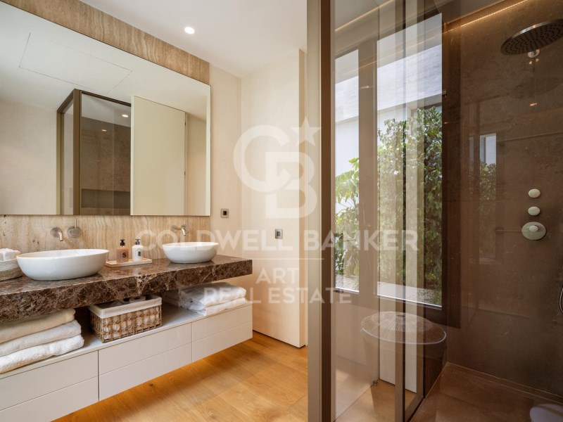 Marbella, Andalusia, ES, 5 Bedrooms Bedrooms, ,5 BathroomsBathrooms,Residential,For Sale,1932954