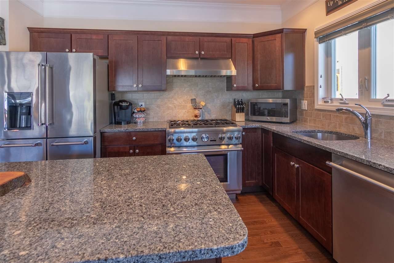 Lincoln, New Hampshire, 03251, United States, 5 Bedrooms Bedrooms, ,5 BathroomsBathrooms,Residential,For Sale,1978136