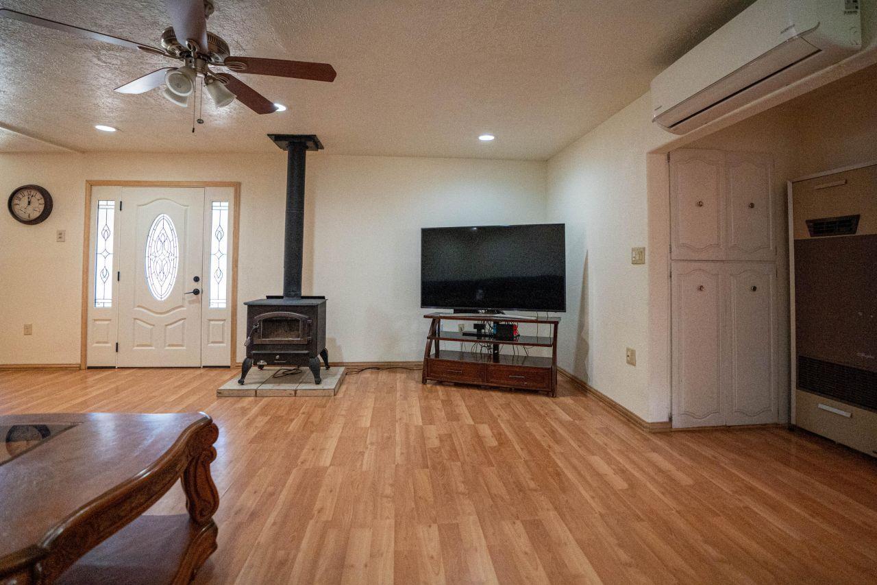 Los Ranchos, New Mexico, 87114, United States, 4 Bedrooms Bedrooms, ,5 BathroomsBathrooms,Residential,For Sale,1720943