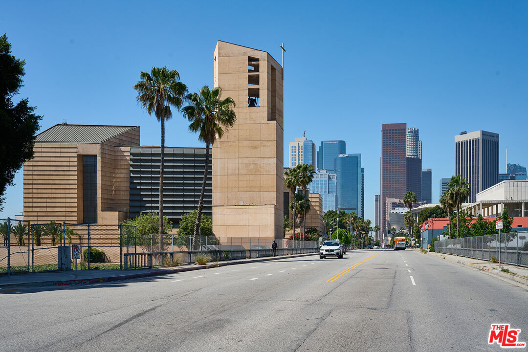 Los Angeles, California, 90012, United States, 2 Bedrooms Bedrooms, ,2 BathroomsBathrooms,Residential,For Sale,1839118