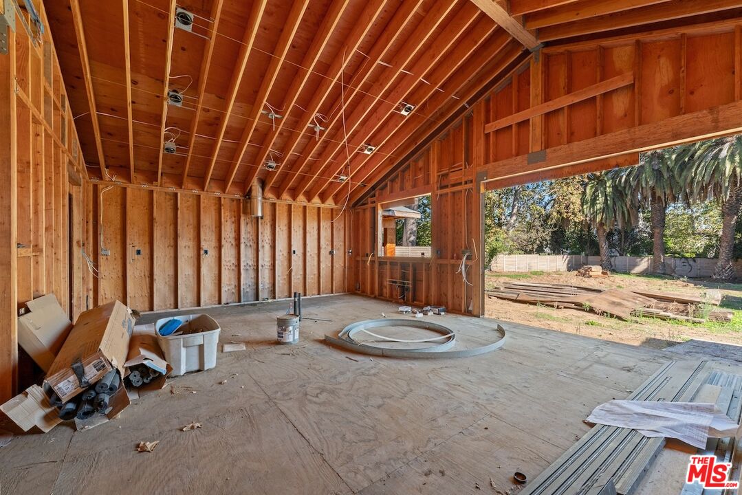 Pacific Palisades, California, 90272, United States, 5 Bedrooms Bedrooms, ,7 BathroomsBathrooms,Residential,For Sale,1991324