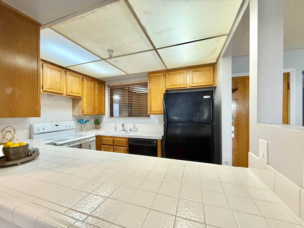 Long Beach, California, 90815, United States, 2 Bedrooms Bedrooms, ,2 BathroomsBathrooms,Residential,For Sale,1830564