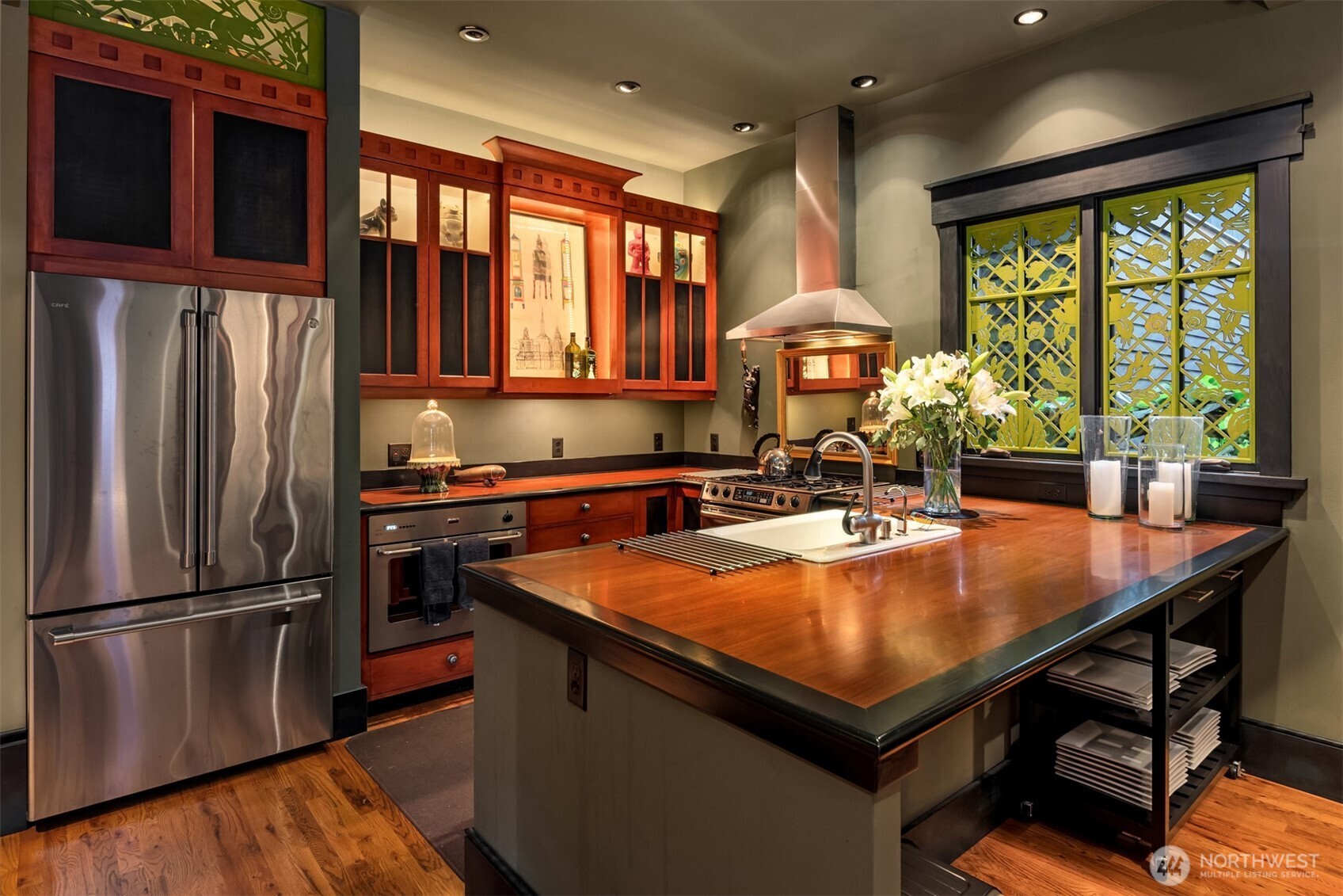 Seattle, Washington, 98112, United States, 3 Bedrooms Bedrooms, ,1 BathroomBathrooms,Residential,For Sale,1848014
