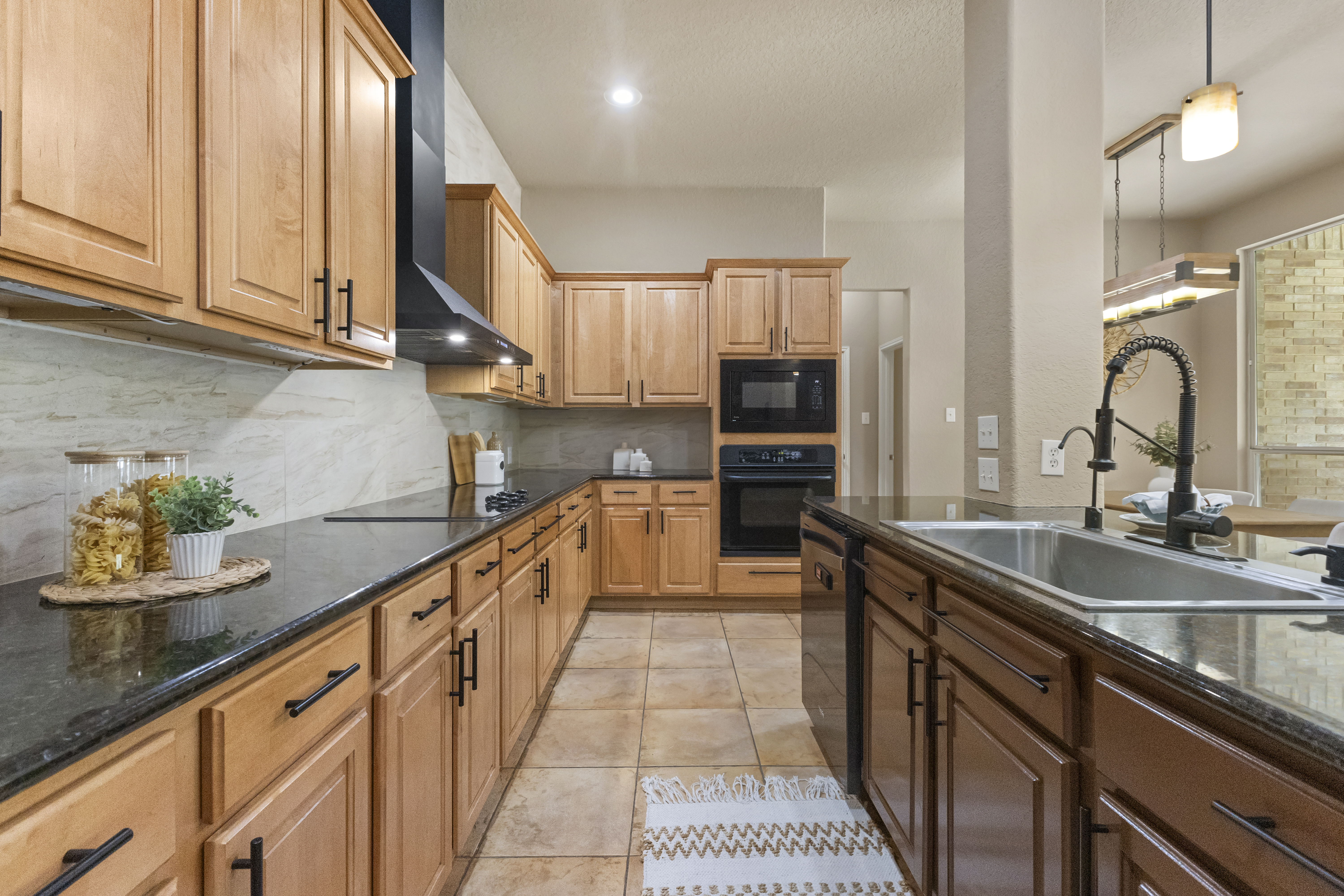  Energy Efficient Stone Oak Living in Gated Mesa Grande - 物件實景