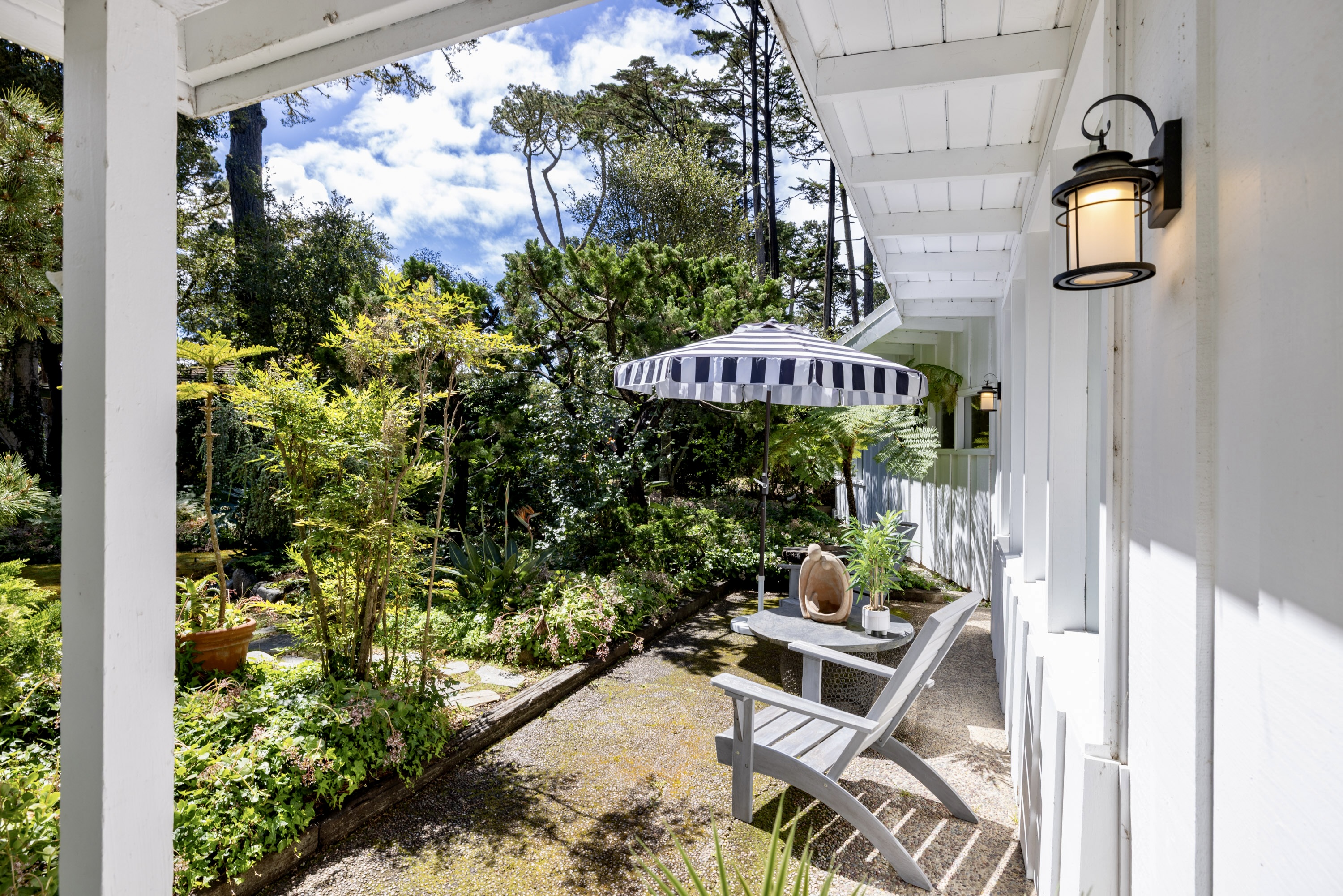  4058 El Bosque Drive - 物件實景