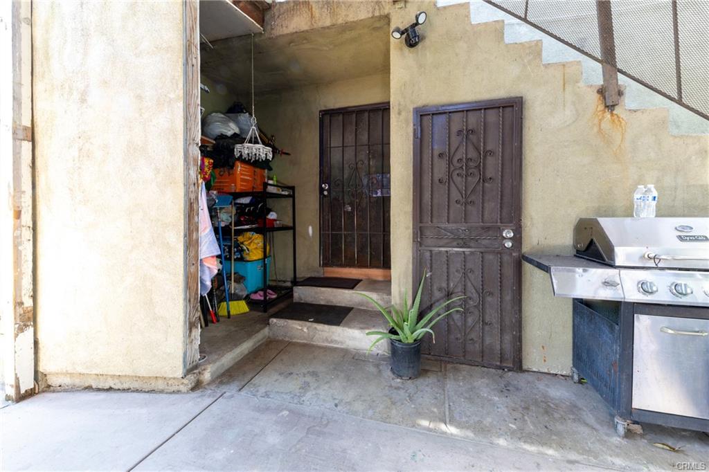 Los Angeles, California, 90011, United States, 6 Bedrooms Bedrooms, ,5 BathroomsBathrooms,Residential,For Sale,1974458