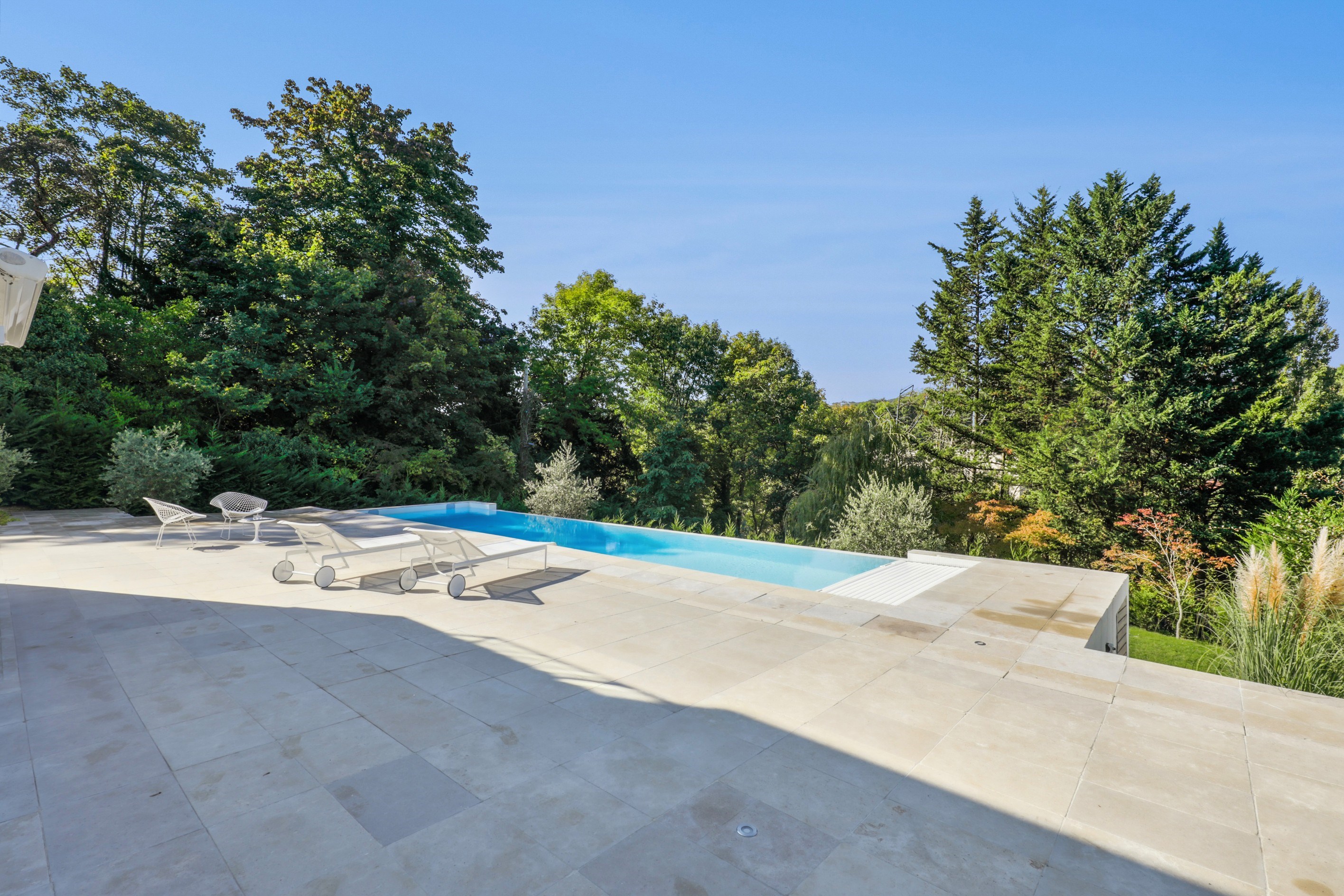  Bougival Town Centre – Contemporary Family Home with Infinity Pool, Expansive T… - 物件實景