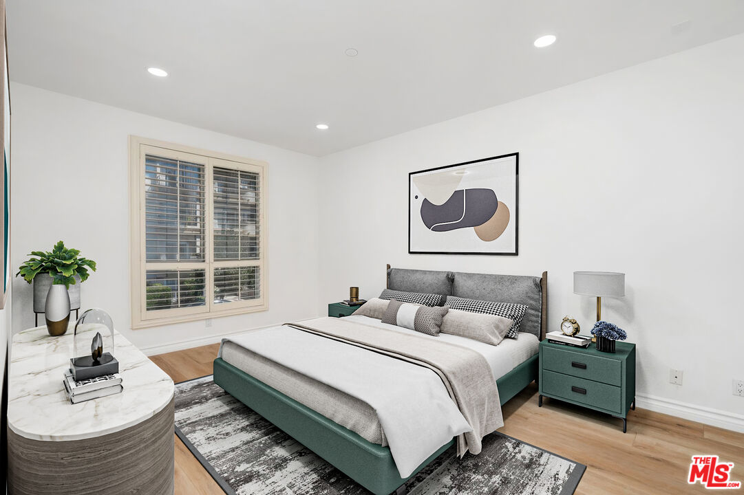 West Hollywood, California, 90048, United States, 2 Bedrooms Bedrooms, ,3 BathroomsBathrooms,Residential,For Sale,1762053