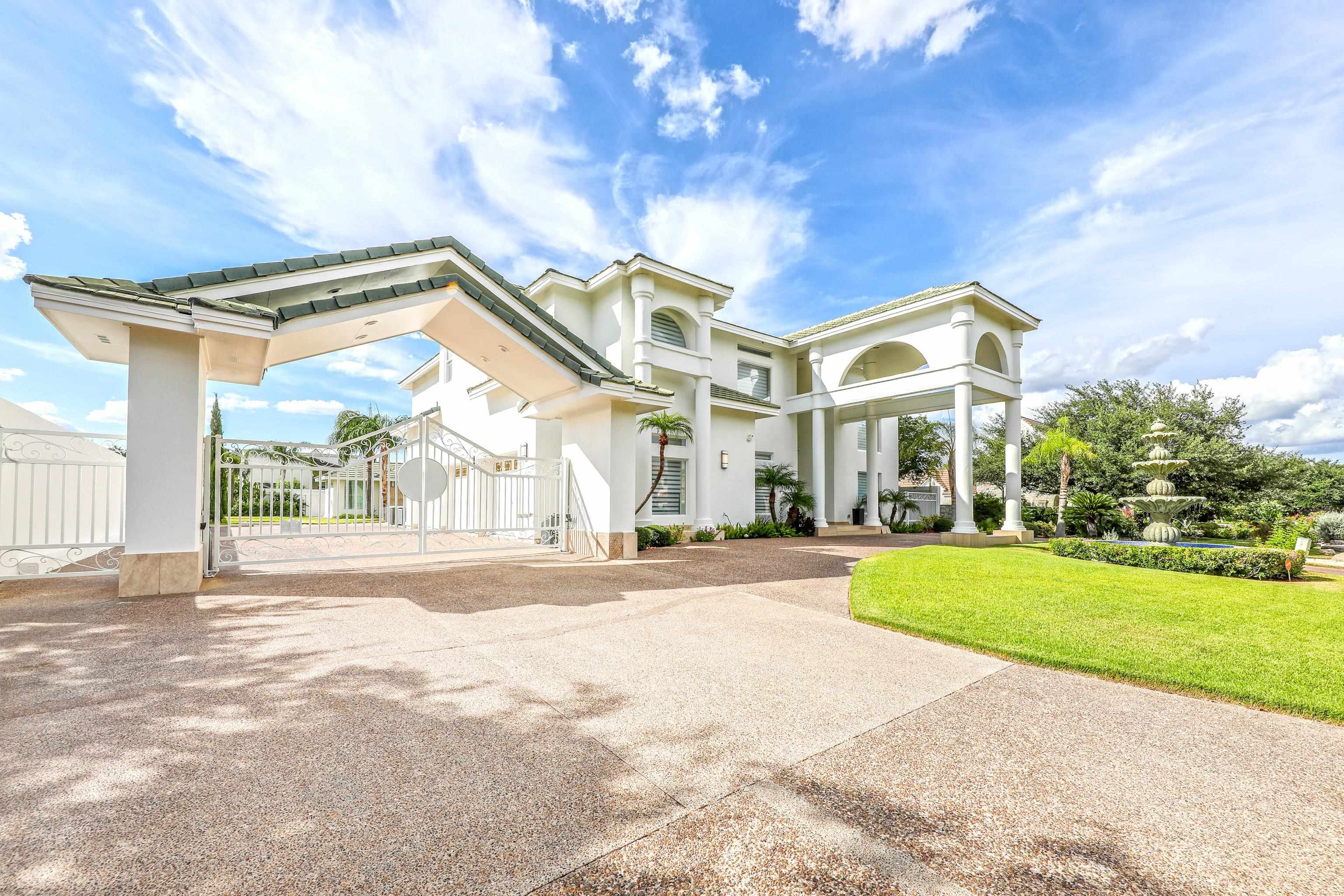 Laredo, Texas, 78041, United States, 4 Bedrooms Bedrooms, ,6 BathroomsBathrooms,Residential,For Sale,1989107