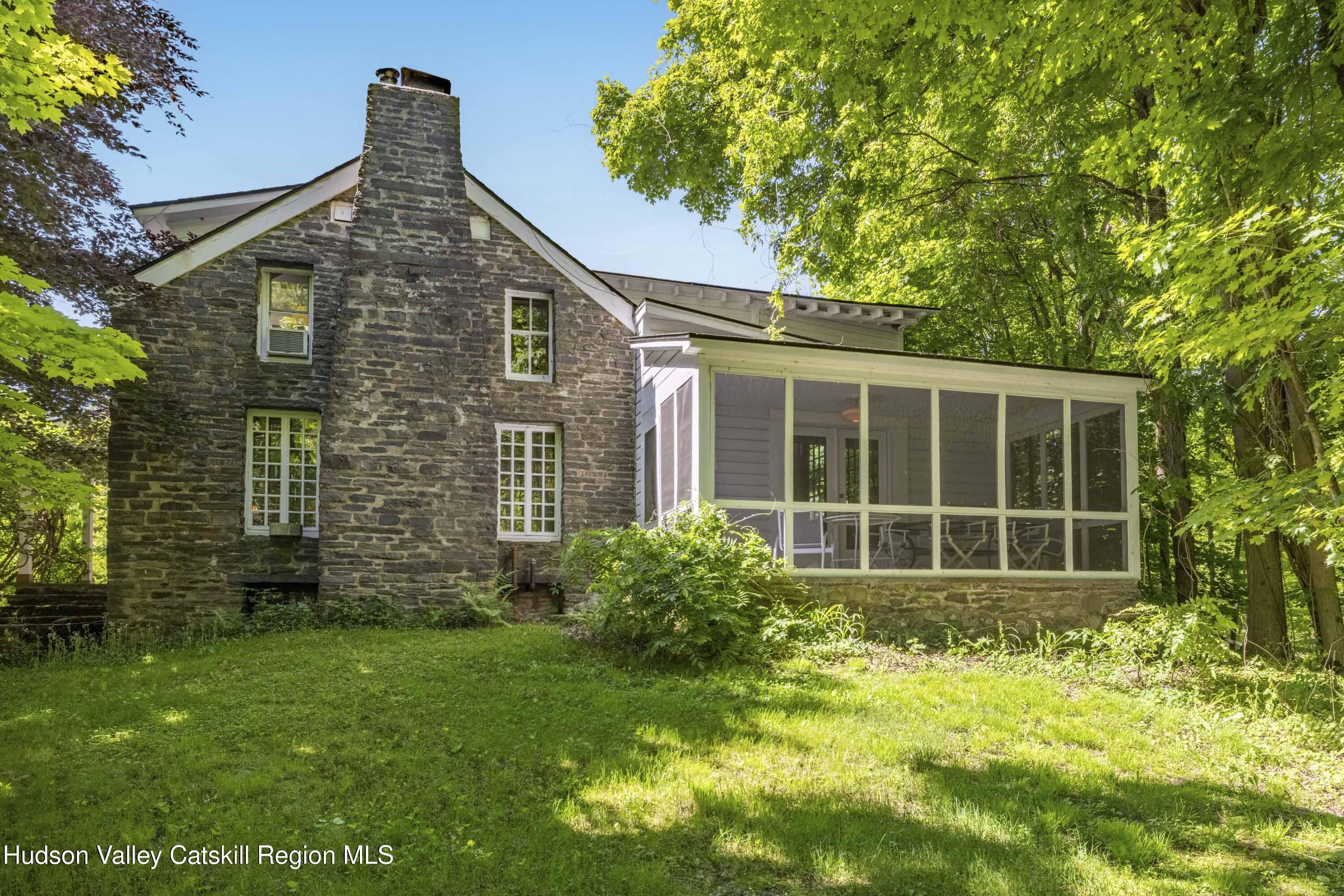 Saugerties, New York, 12477, United States, 2 Bedrooms Bedrooms, ,2 BathroomsBathrooms,Residential,For Sale,1827132