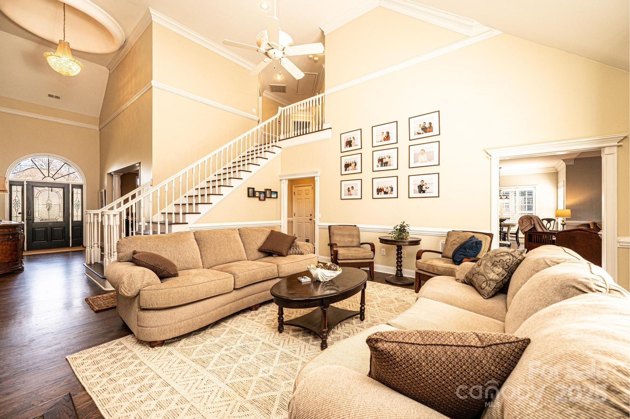 Hickory, North Carolina, 28601, United States, 5 Bedrooms Bedrooms, ,5 BathroomsBathrooms,Residential,For Sale,1758743