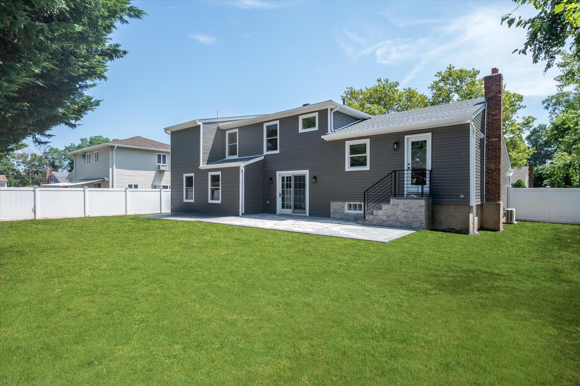 Massapequa Park, New York, 11762, United States, 5 Bedrooms Bedrooms, ,4 BathroomsBathrooms,Residential,For Sale,1903014