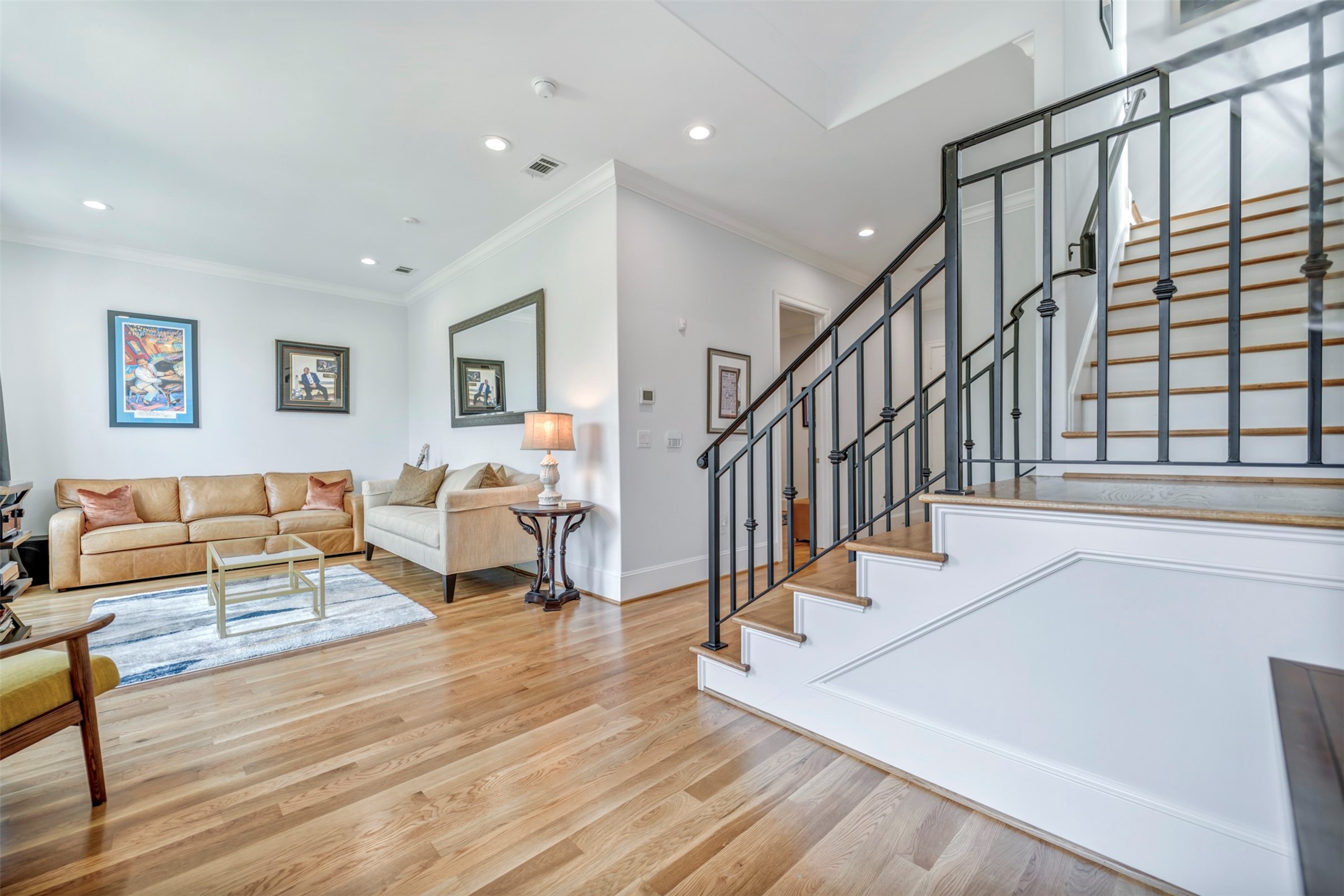 Houston, Texas, 77055, United States, 3 Bedrooms Bedrooms, ,4 BathroomsBathrooms,Residential,For Sale,1866931